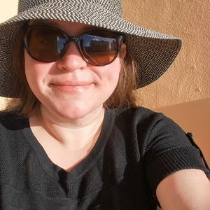 Meet your Posher, Sara